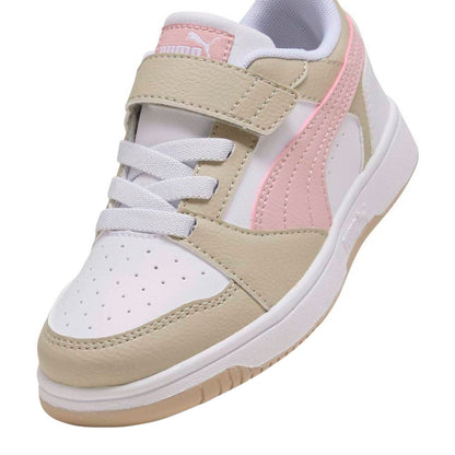 TENIS PUMA REBOUND V6 LO PARA NIÑA COLOR BLANCO BEIGE ROSA